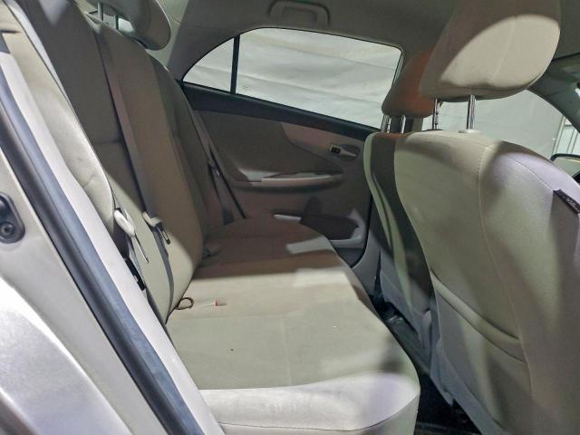 Toyota Corolla Base Image 12