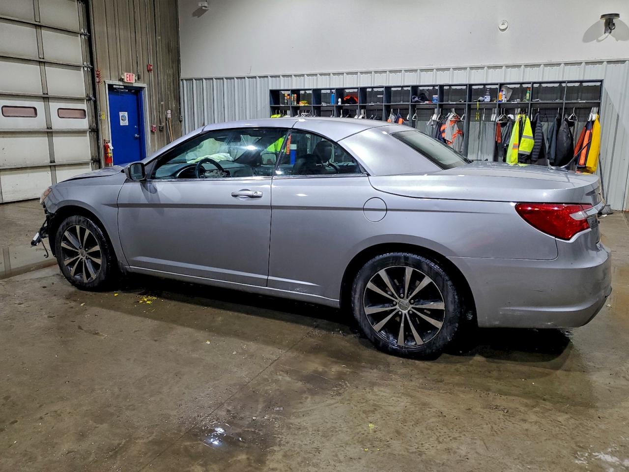 Chrysler 200 S Image 3