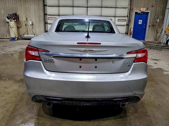 Chrysler 200 S Image 12