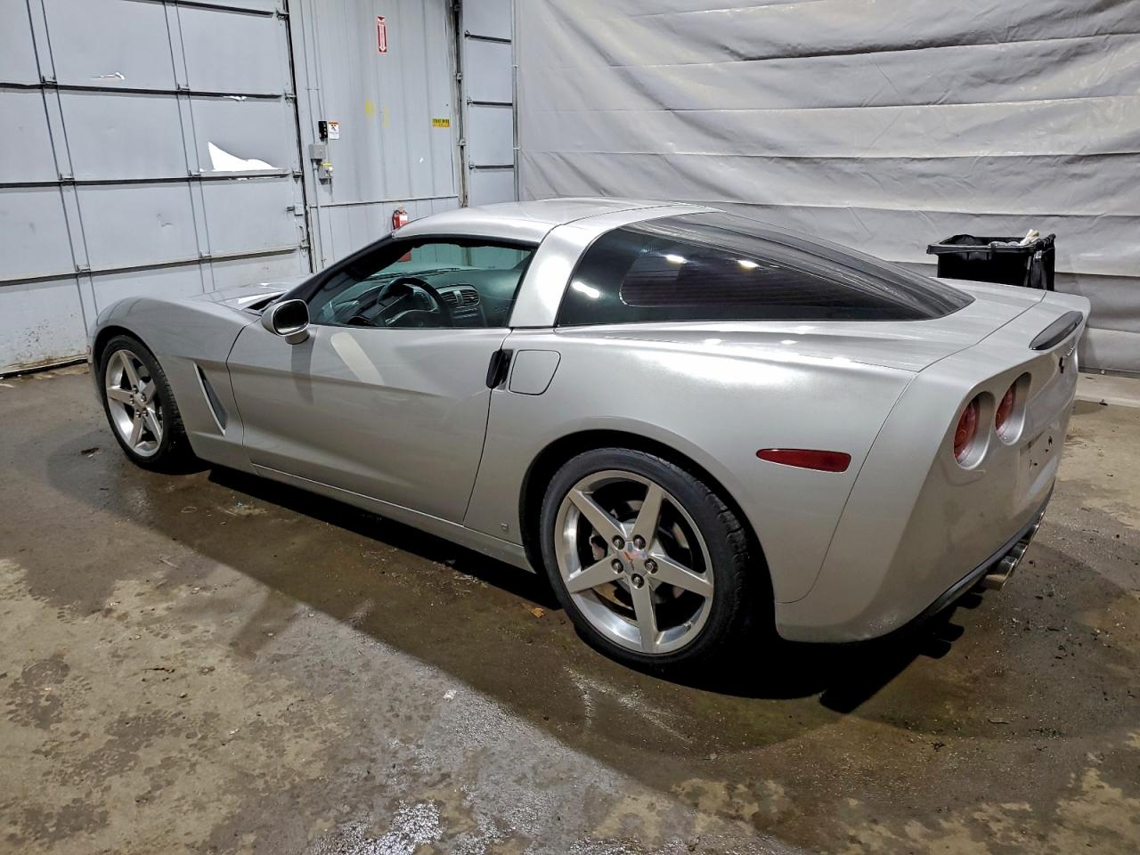 Chevrolet Corvette Image 2