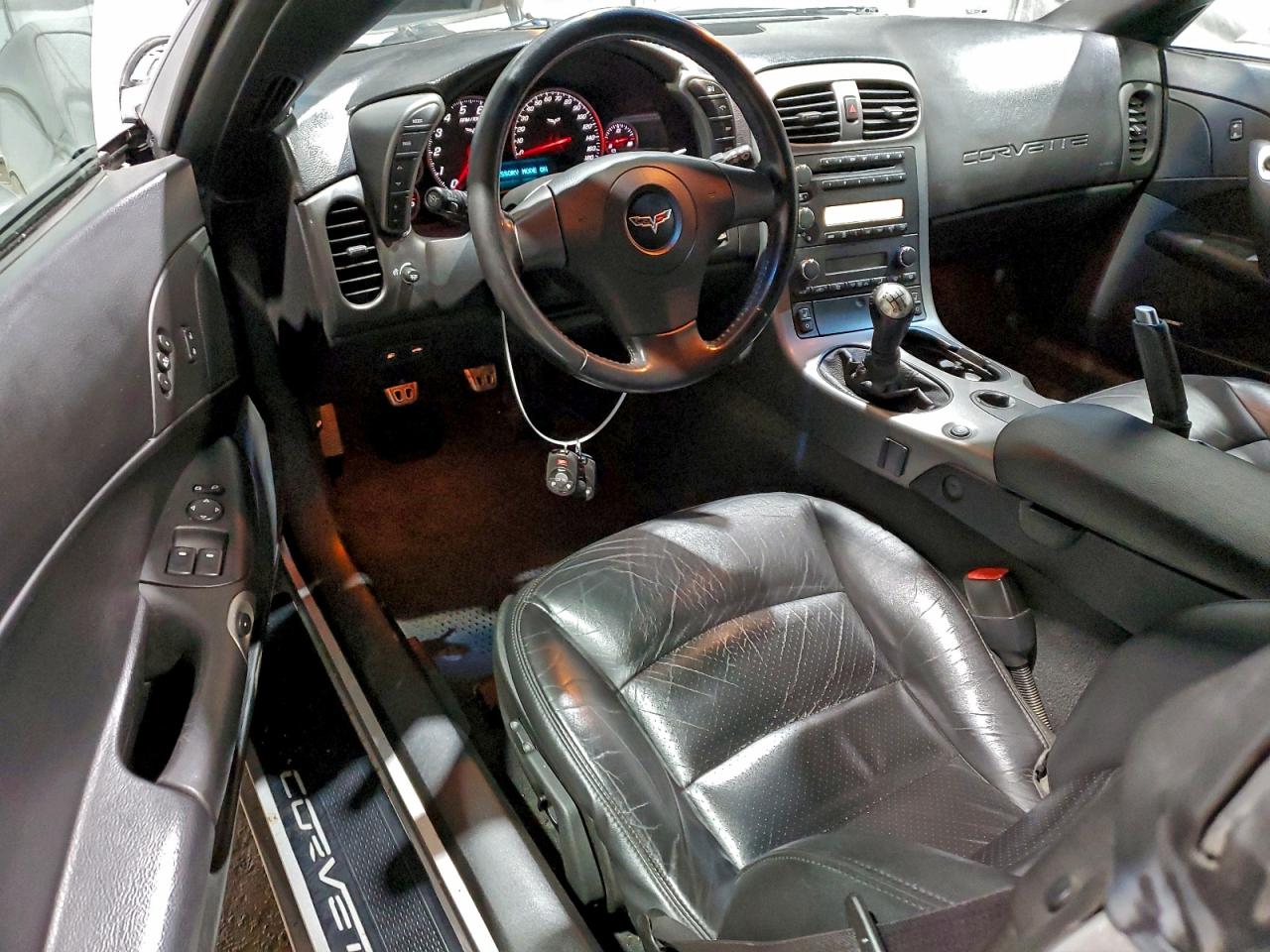 Chevrolet Corvette Image 4