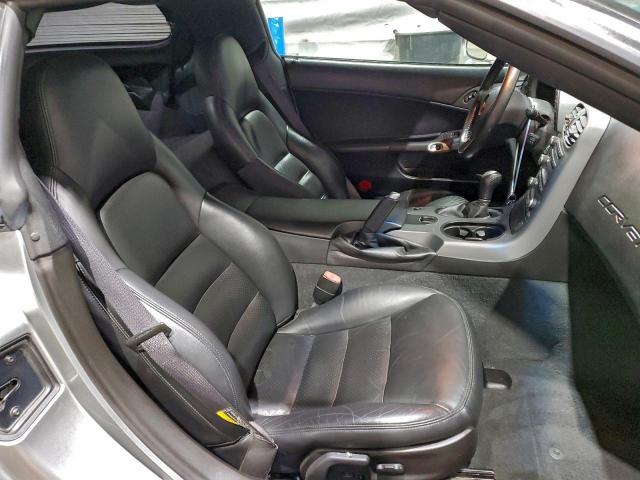 Chevrolet Corvette Image 10