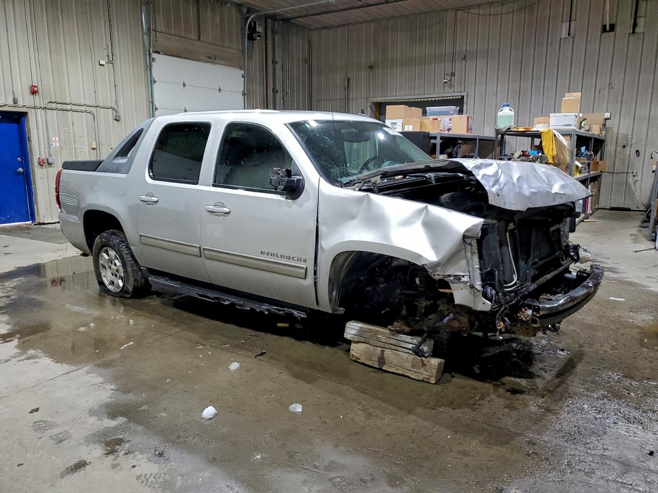 Chevrolet Avalanche Ls Image 11