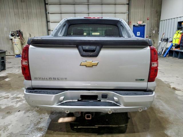 Chevrolet Avalanche Ls Image 5