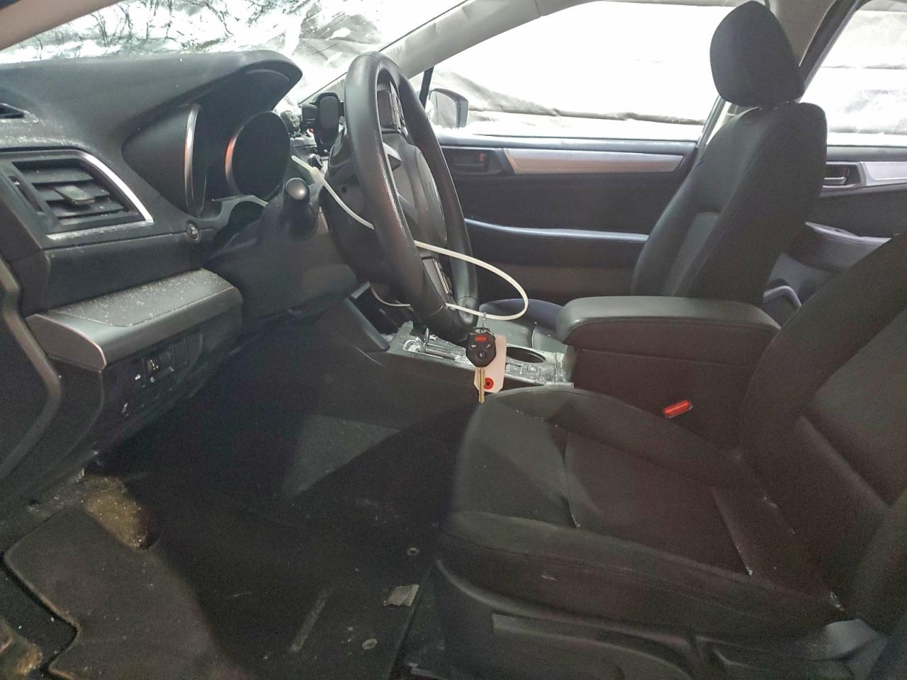 Subaru Legacy 2.5i Image 12