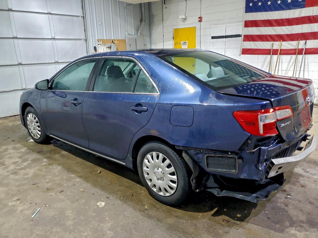 Toyota Camry L Image 7