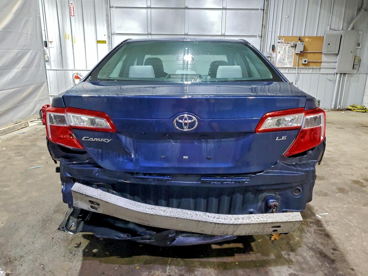 Toyota Camry L Image 4