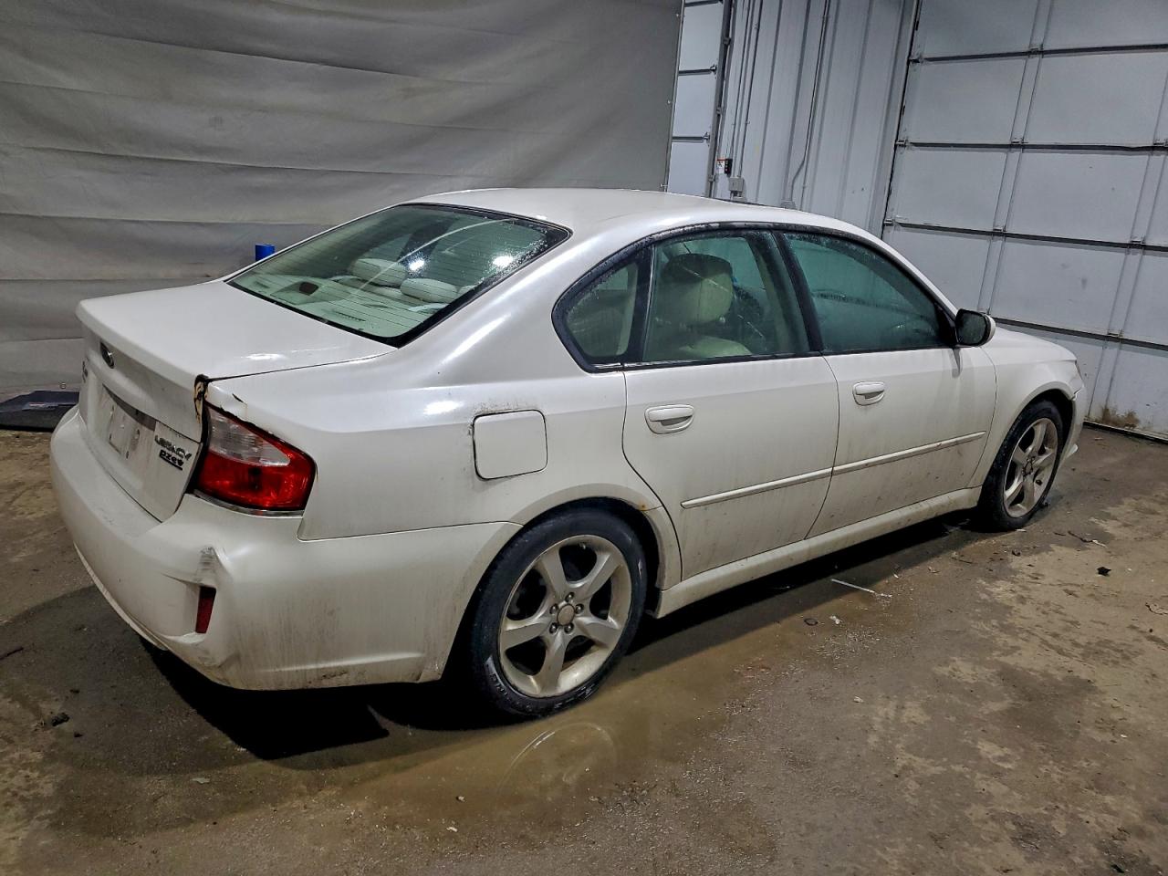 Subaru Legacy 2.5i Image 6