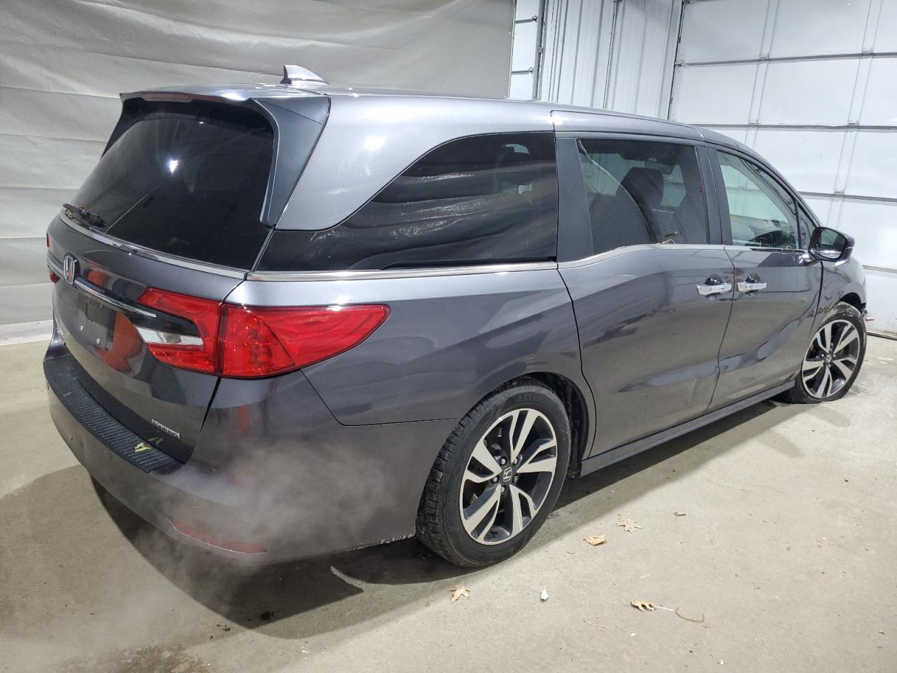 Honda Odyssey Touring Image 5