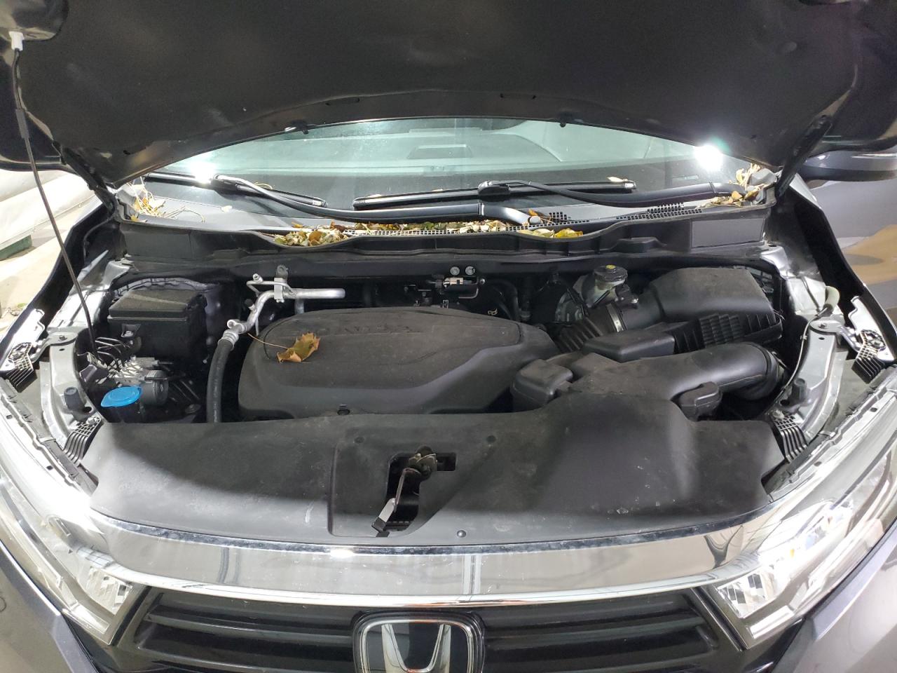 Honda Odyssey Touring Image 9