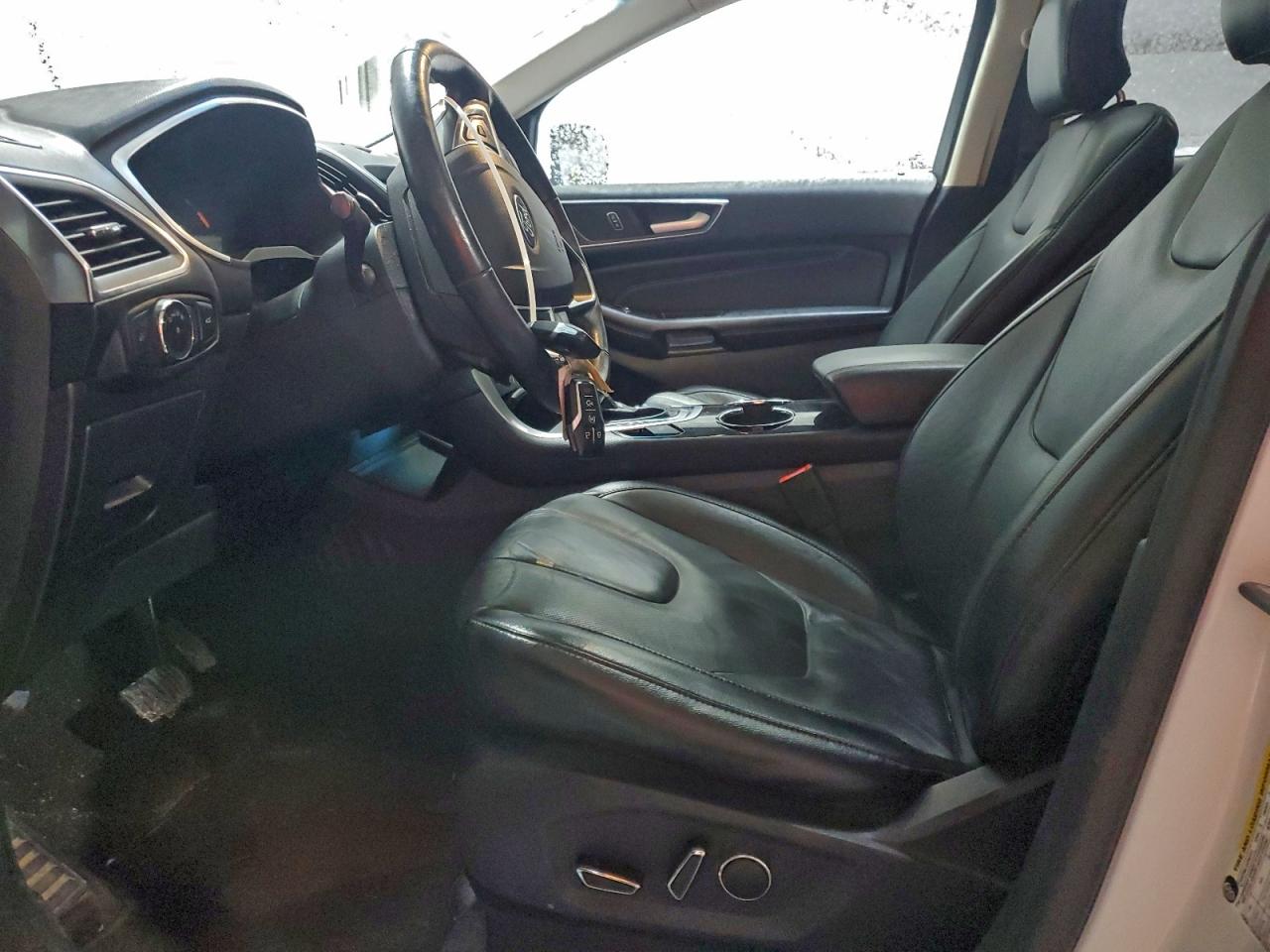 Ford Edge Titanium Image 8