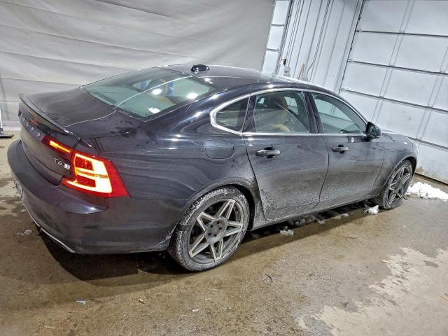 Volvo S90 T6 Momentum Image 2