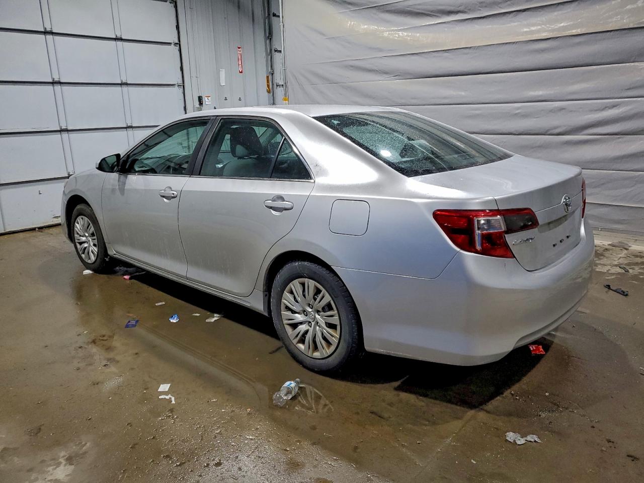Toyota Camry L Image 4