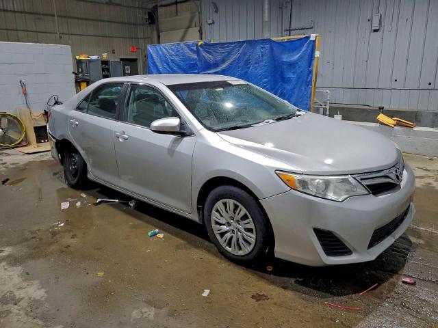Toyota Camry L Image 11