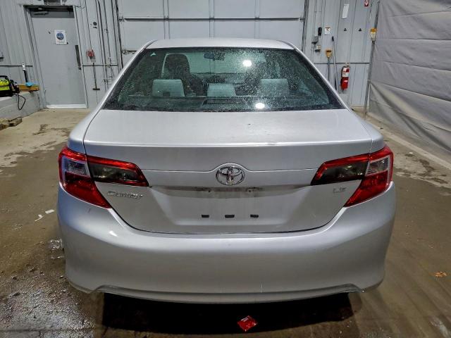 Toyota Camry L Image 3