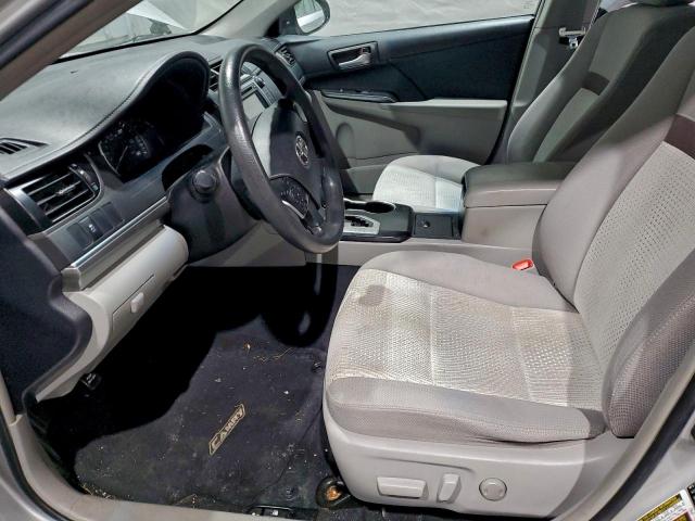 Toyota Camry L Image 7