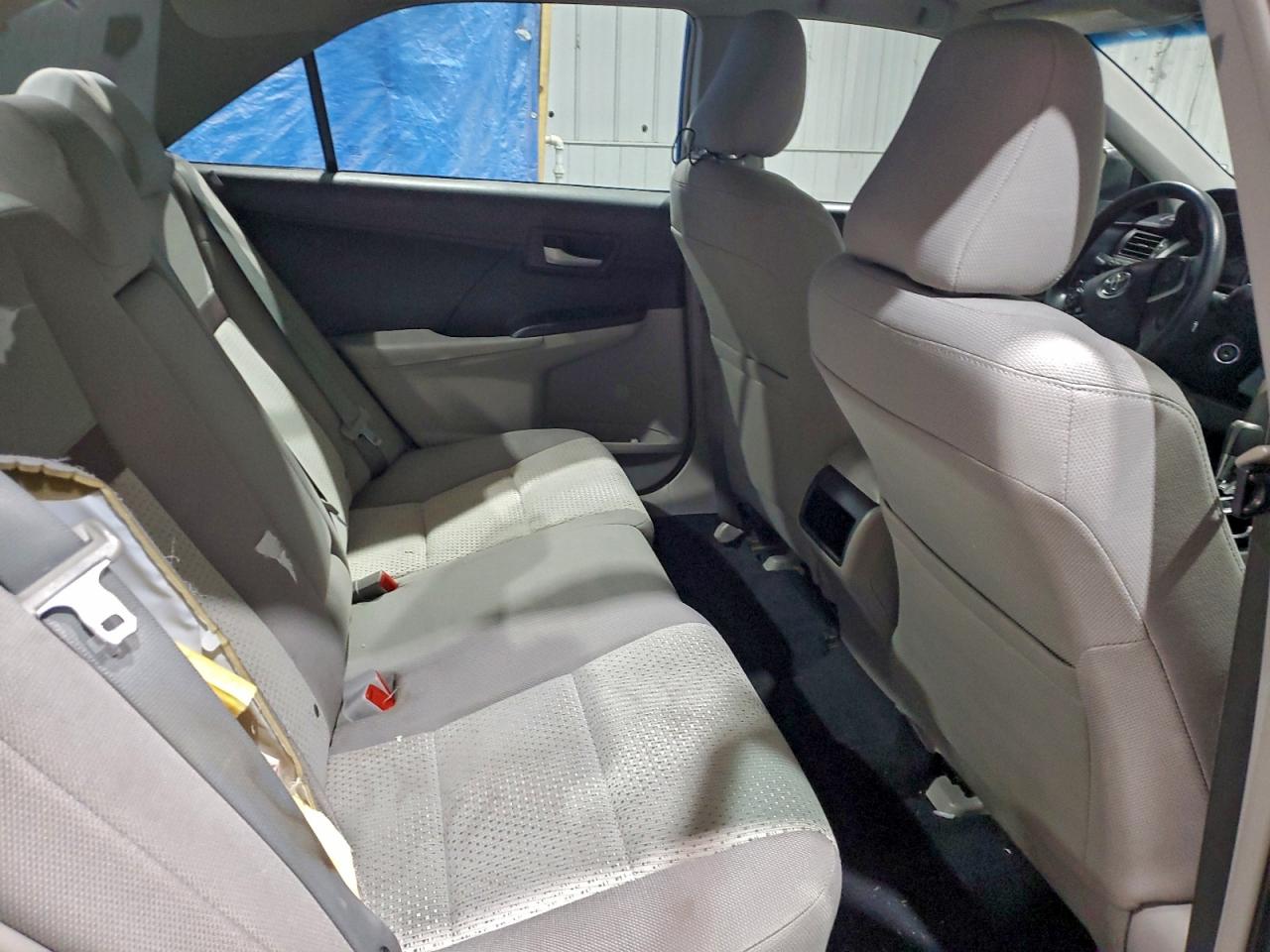 Toyota Camry L Image 9