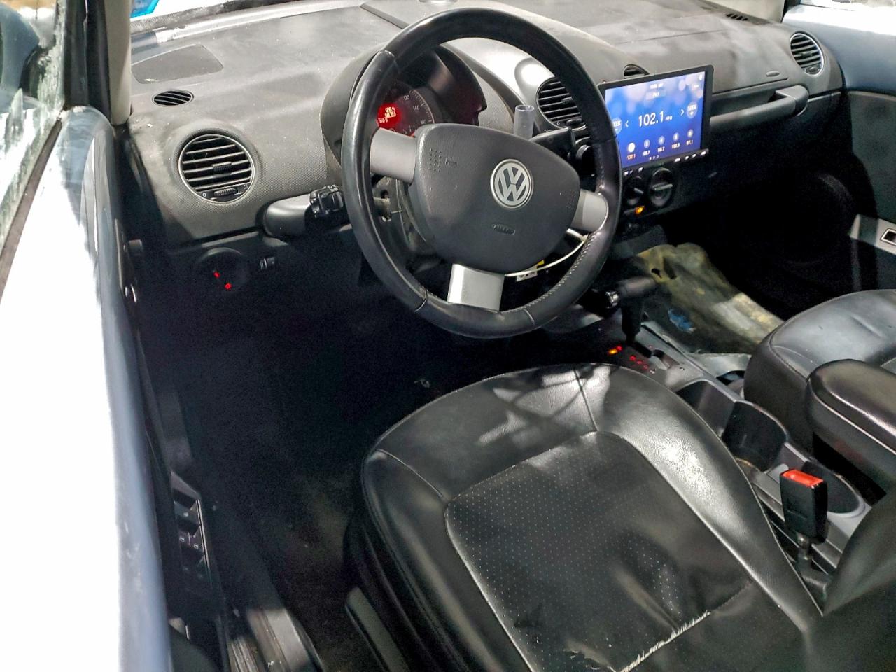 Volkswagen Beetle S Image 5