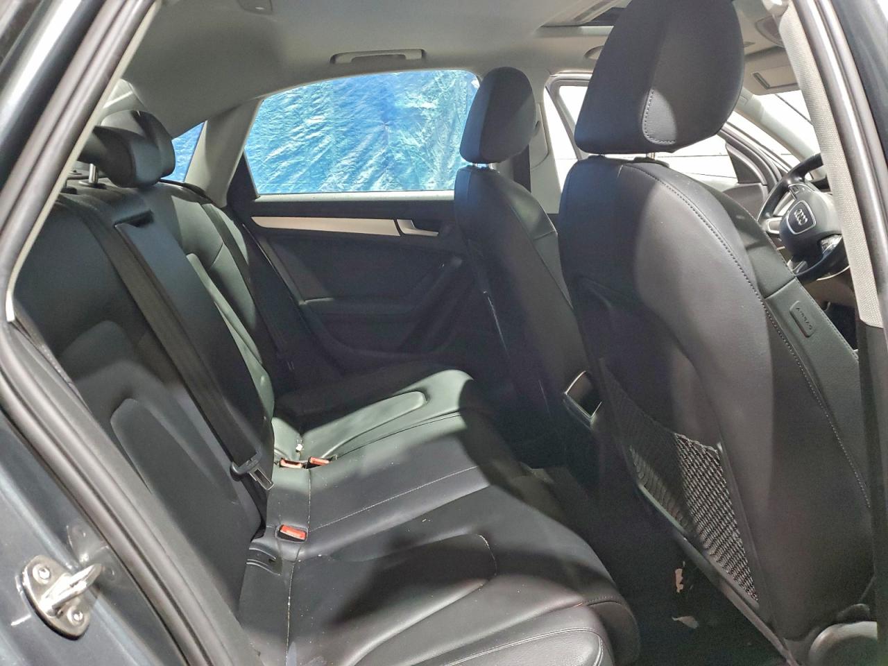 Audi A4 Premium Image 12