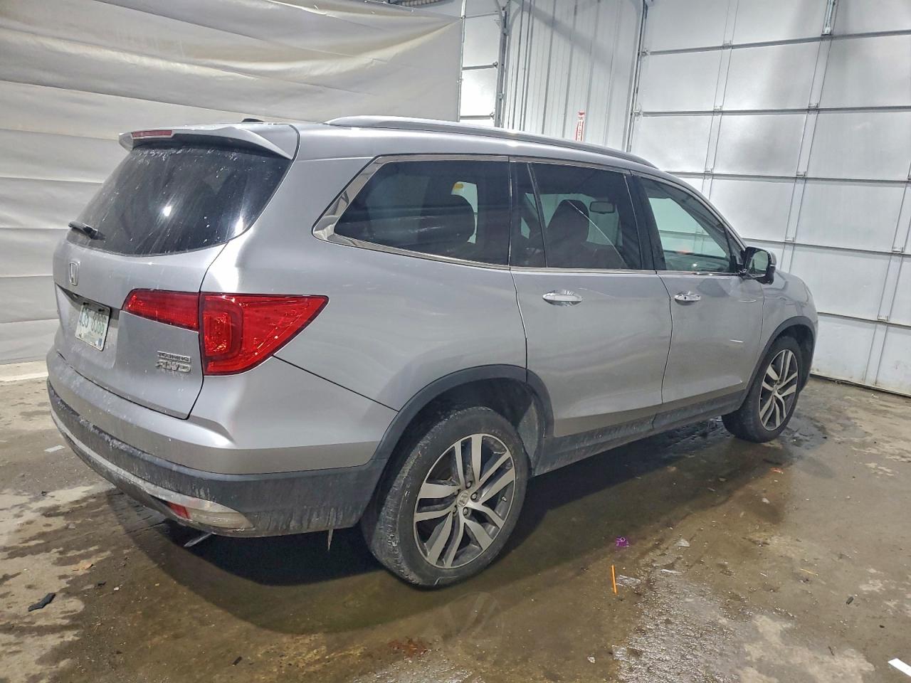 Honda Pilot Touring Image 3