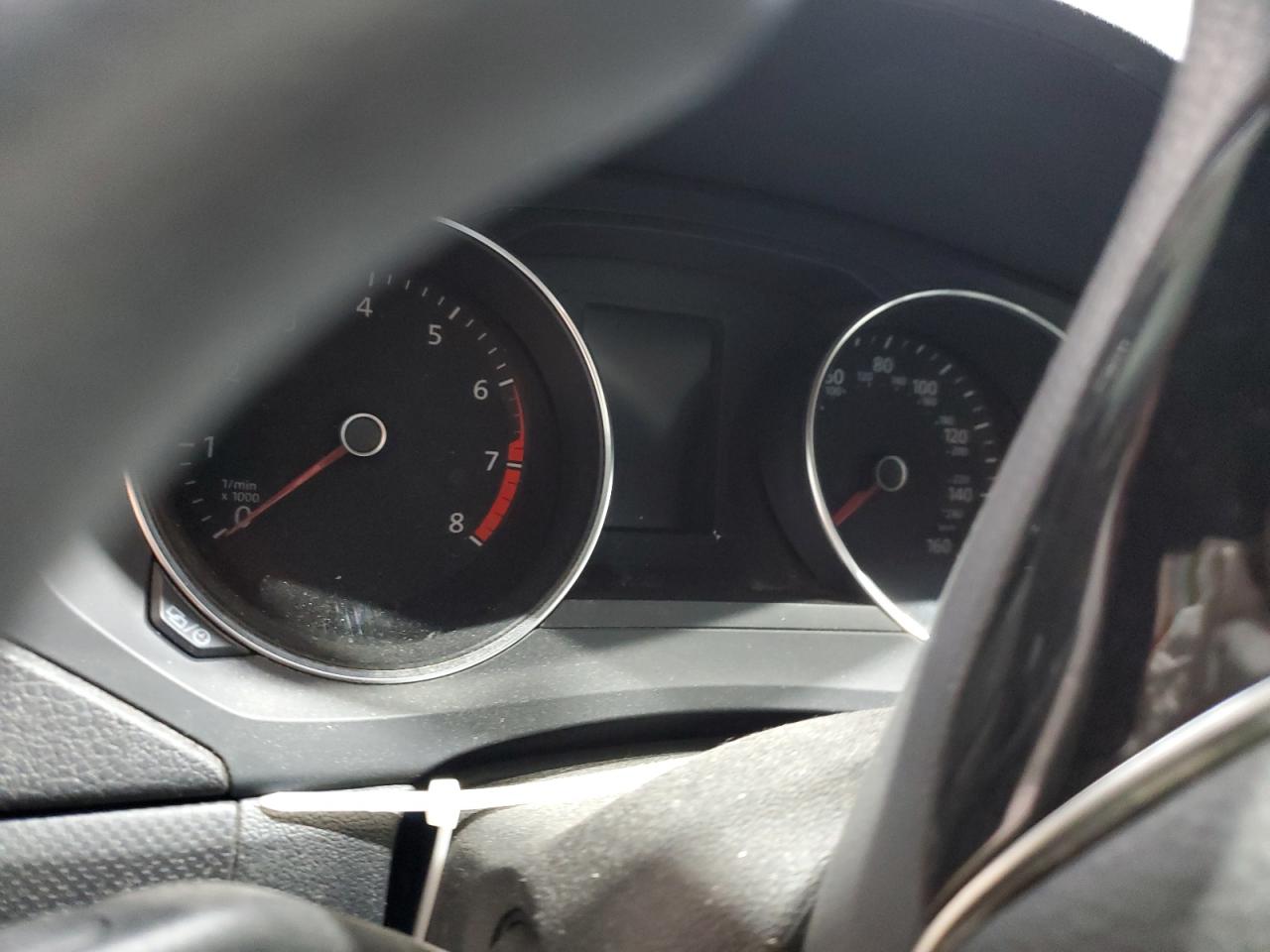 Volkswagen Jetta S Image 5