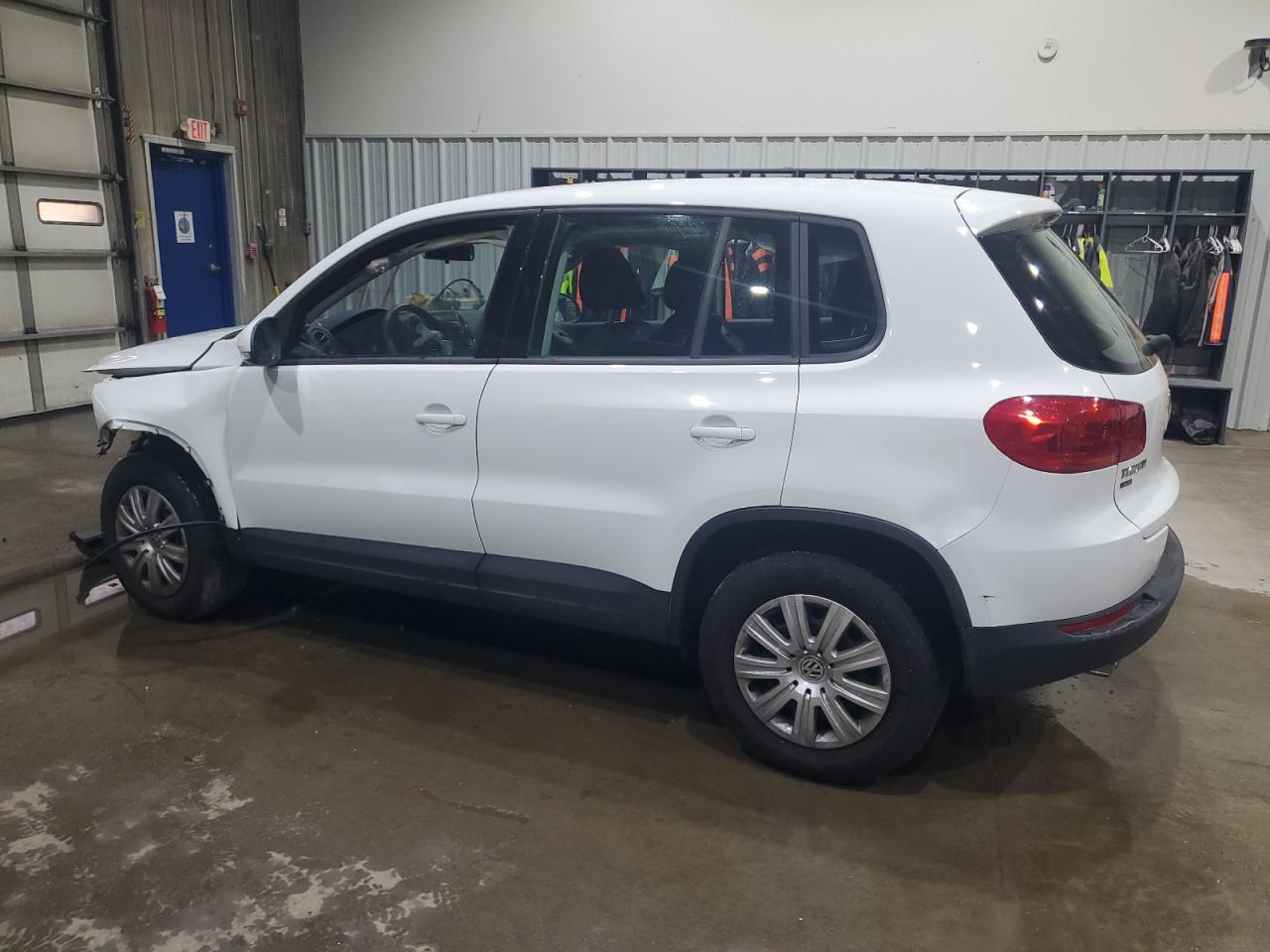Volkswagen Tiguan S Image 14