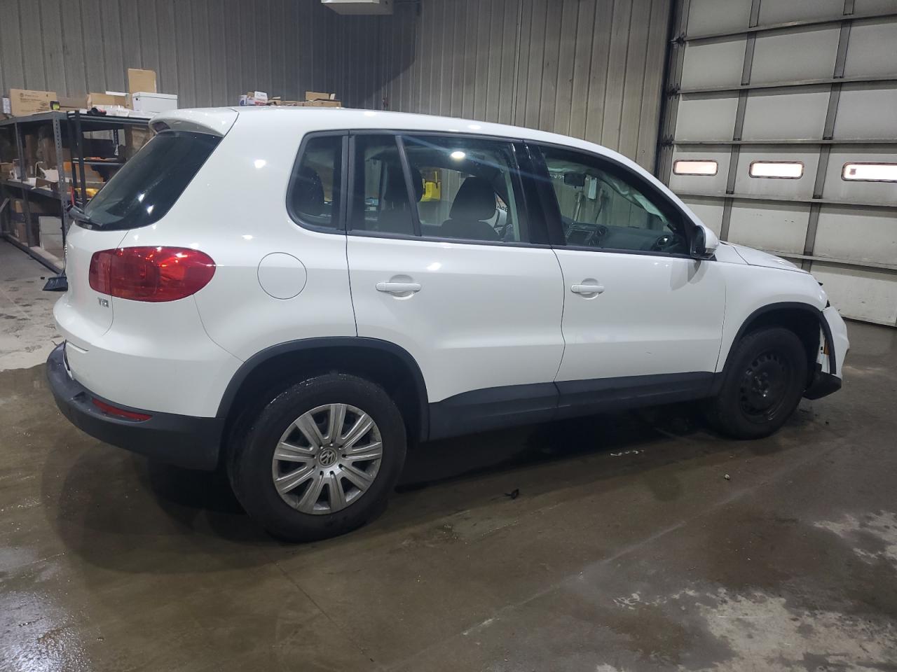 Volkswagen Tiguan S Image 9