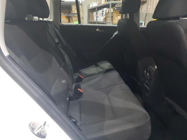 Volkswagen Tiguan S Image 5