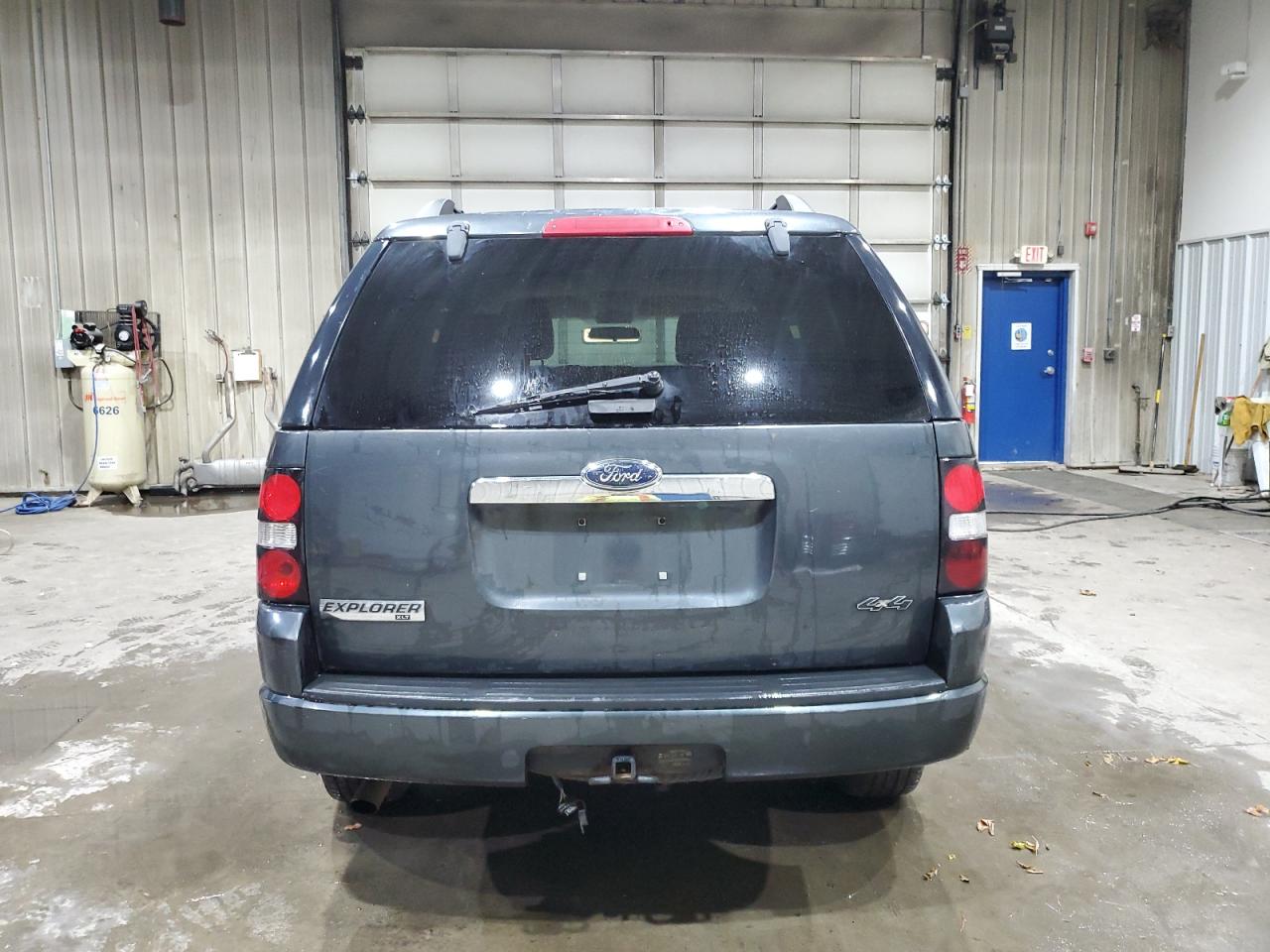 Ford Explorer Xlt Image 13