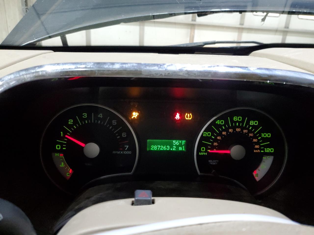 Ford Explorer Xlt Image 4