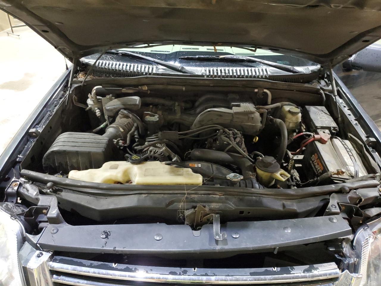 Ford Explorer Xlt Image 2