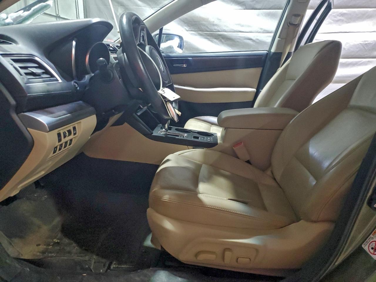 Subaru Outback 2.5i Limited Image 9