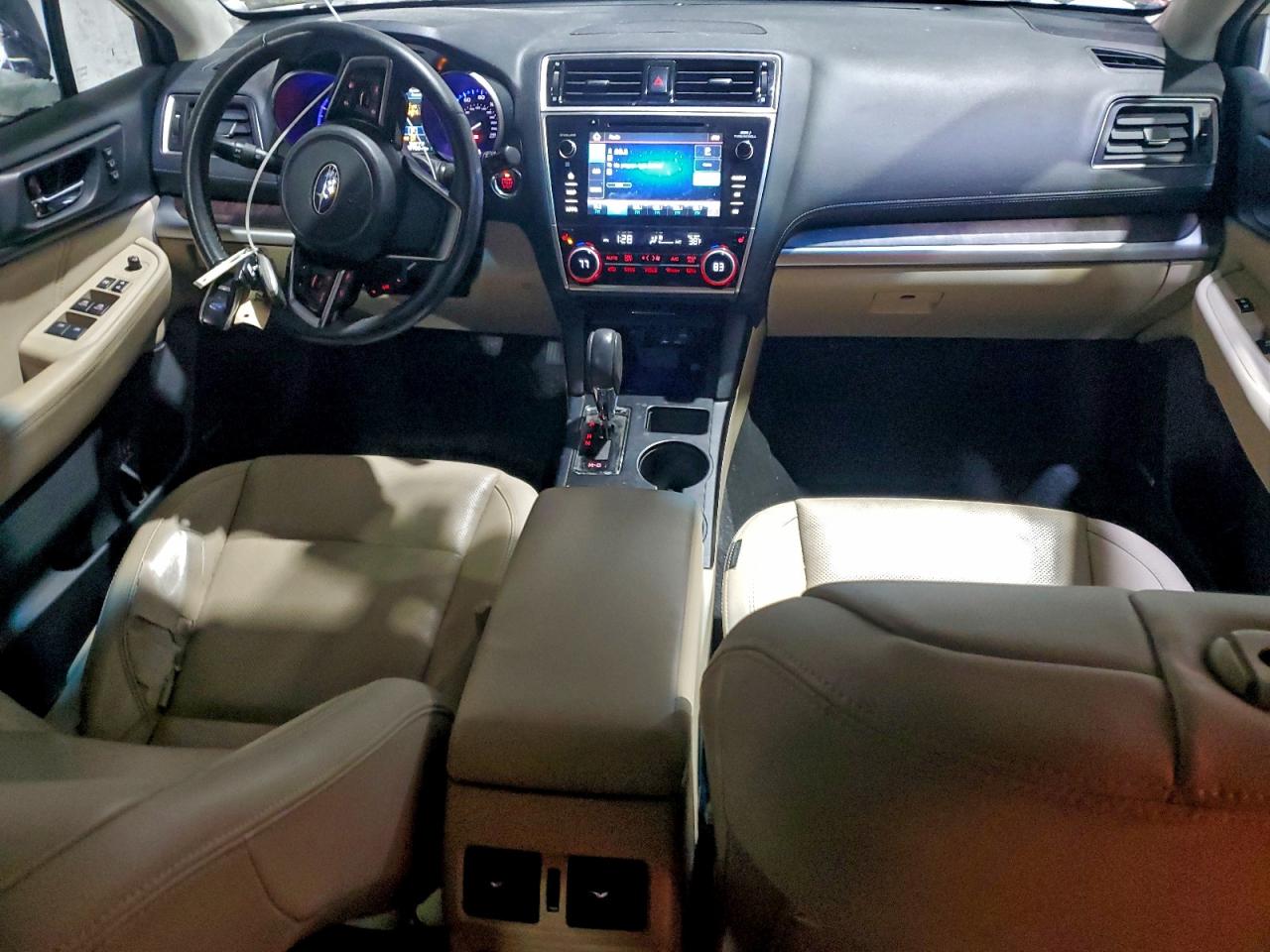 Subaru Outback 2.5i Limited Image 11