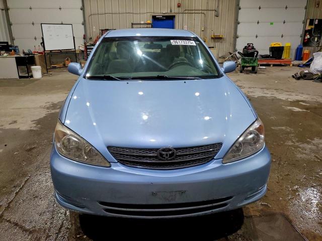 Toyota Camry Le Image 11