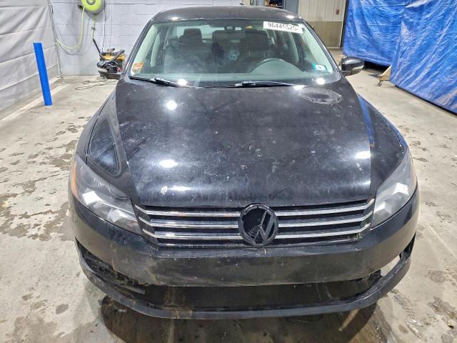 Volkswagen Passat S Image 2