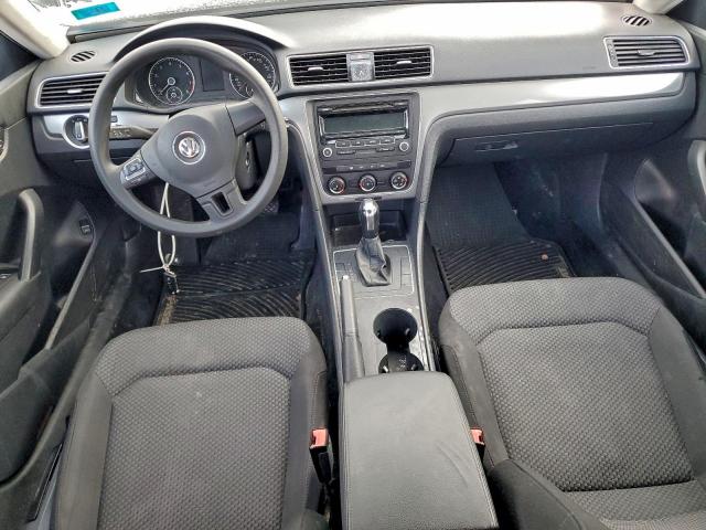 Volkswagen Passat S Image 9