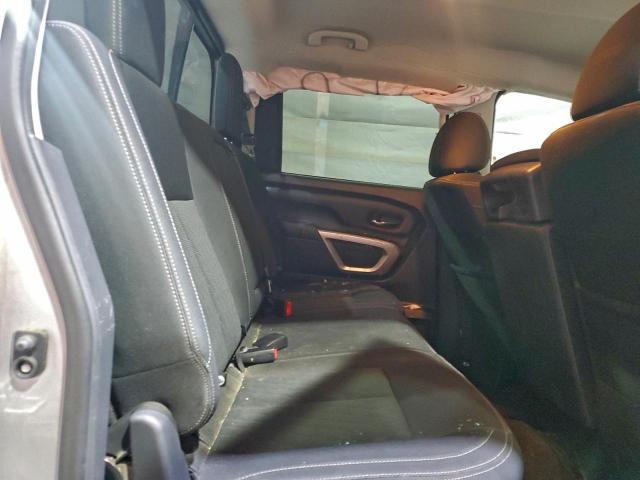 Nissan Titan S Image 8