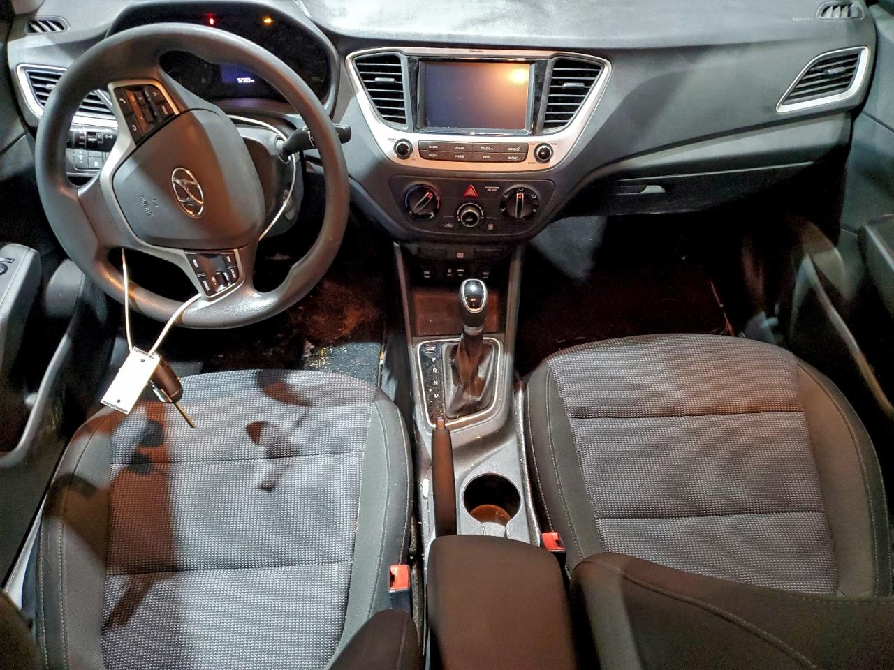 Hyundai ACCENT Se Image 11