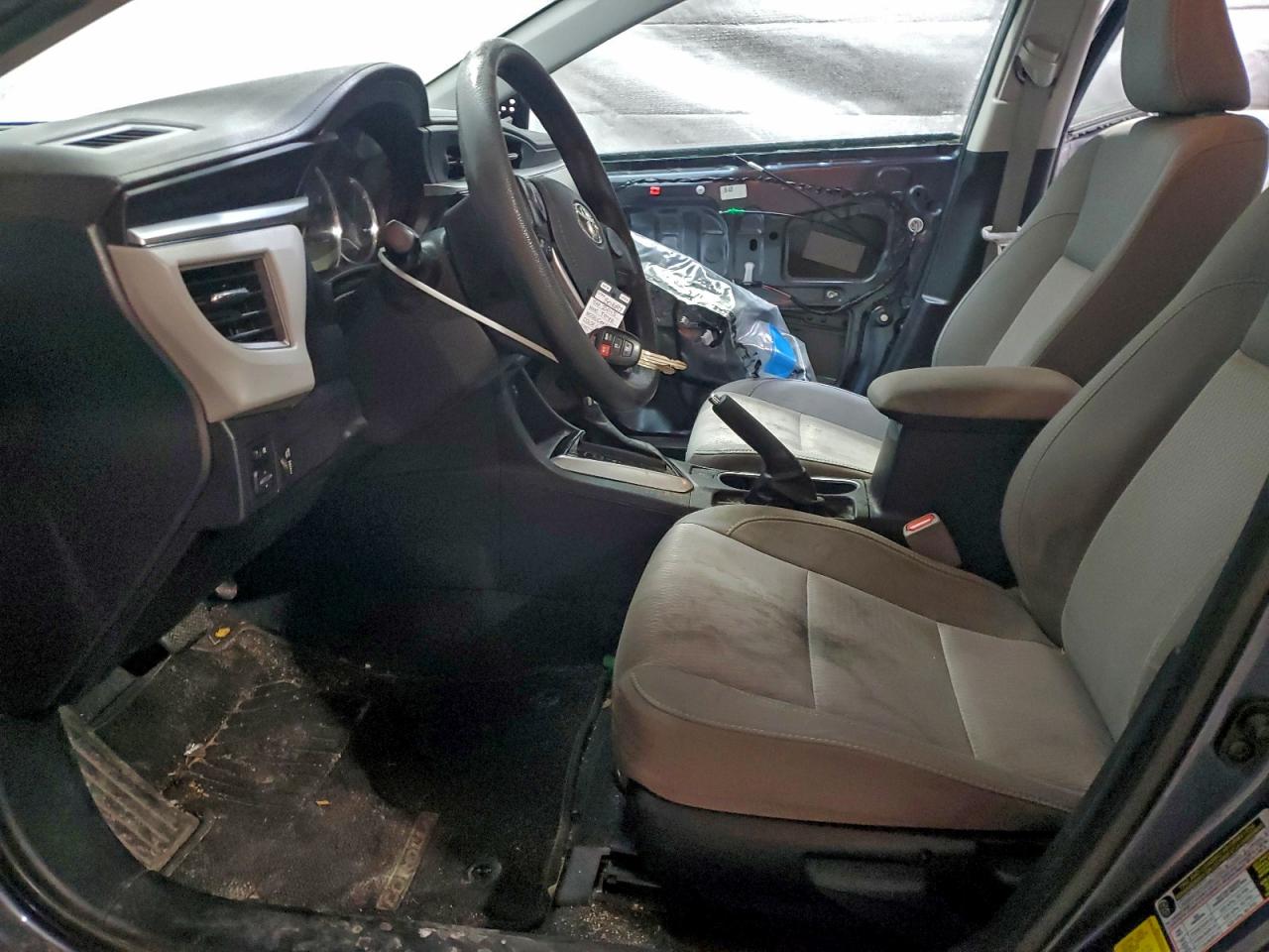 Toyota Corolla L Image 10