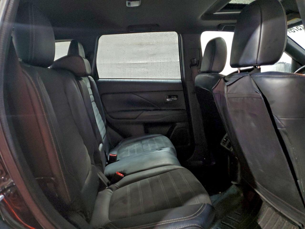 Mitsubishi Outlander Se Image 10