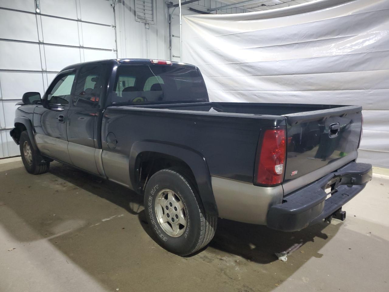 Chevrolet Silverado K1500 Image 2