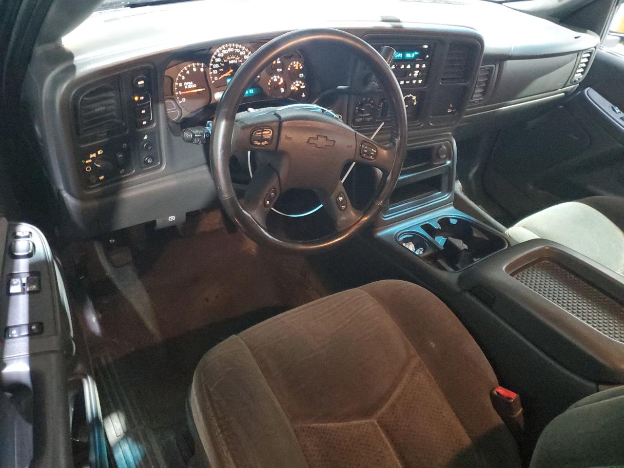 Chevrolet Silverado K1500 Image 8