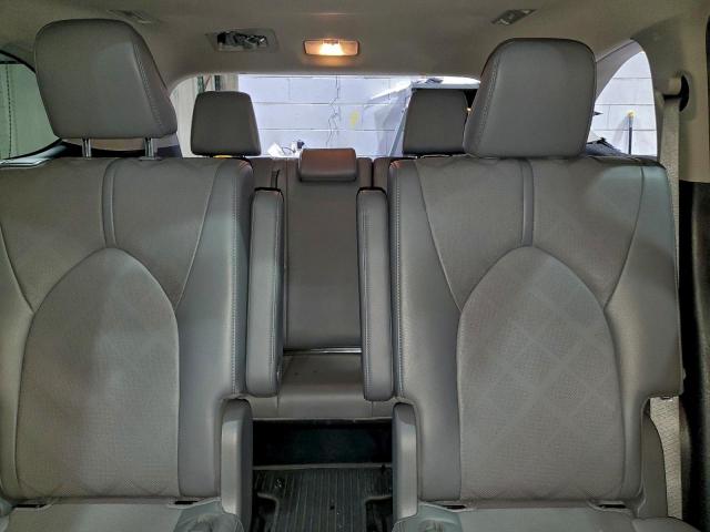 Toyota Highlander Platinum Image 2