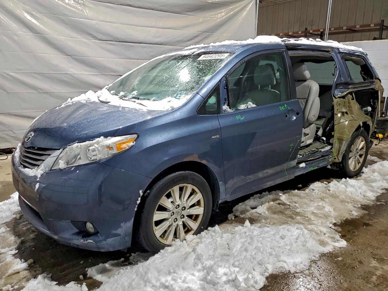 Toyota Sienna Xle Image 1