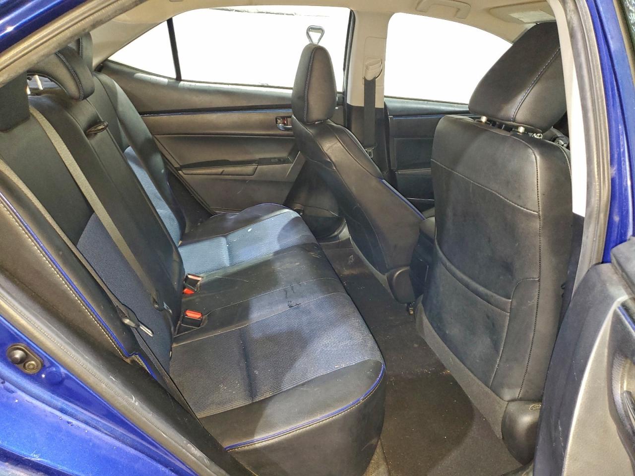 Toyota Corolla L Image 9