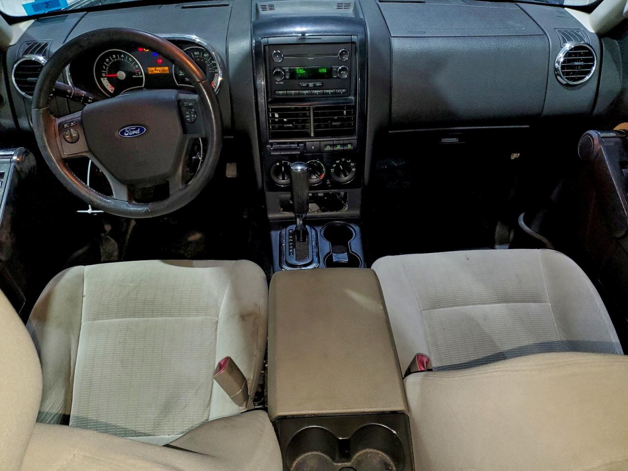 Ford Explorer Xlt Image 2