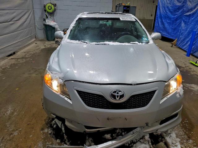 Toyota Camry Le Image 5