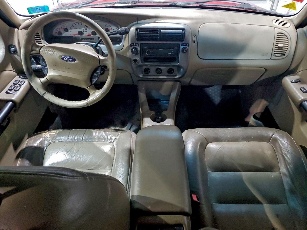 Ford Explorer Image 7