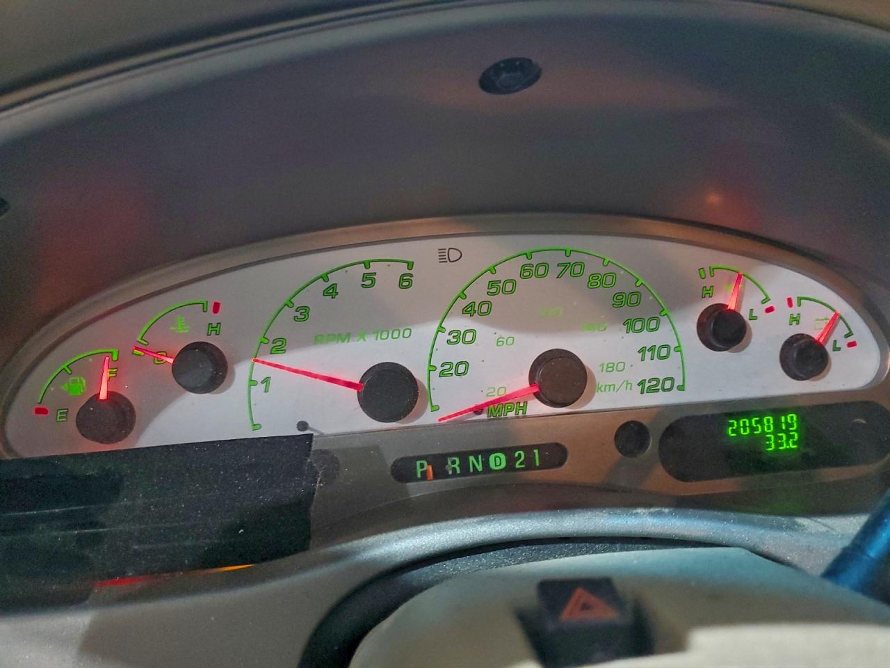 Ford Explorer Image 9