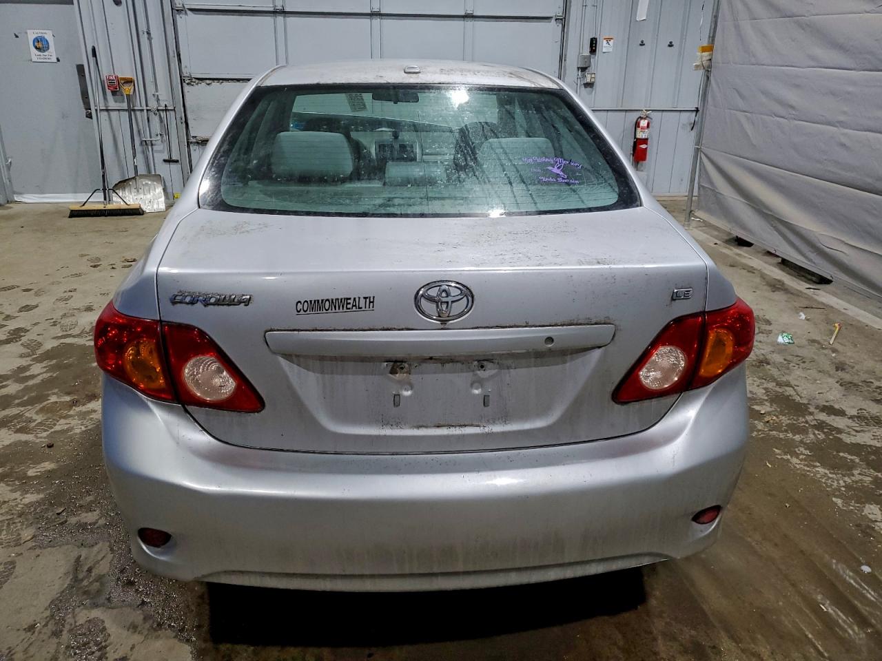 Toyota Corolla Base Image 11